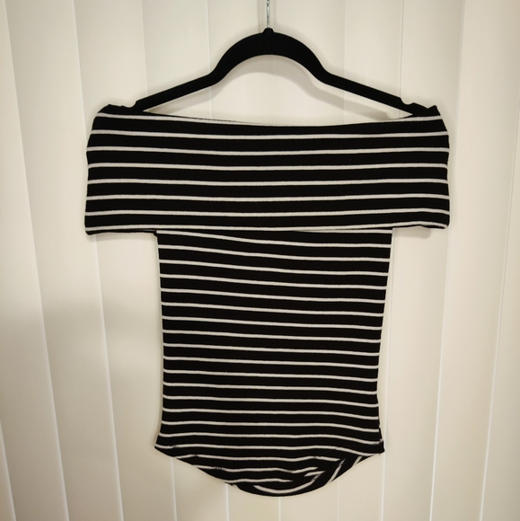 We The Free Black and White Stripe off the shoulder top Women's Small - Picture 2 of 4